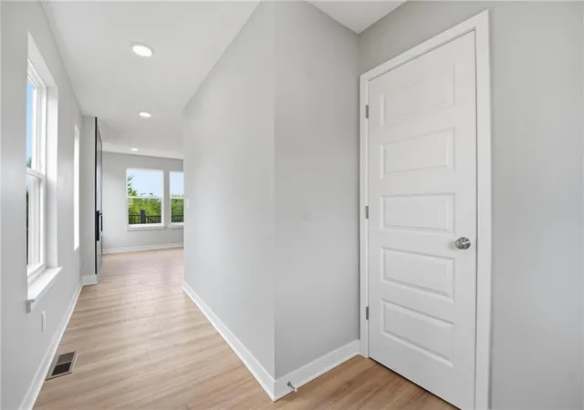 5th image of 808 Glenn Cir, Raymore, MO 64083 | MLS# 2636993