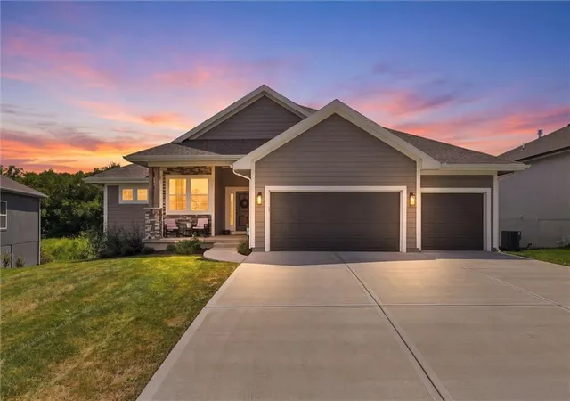 1st image of 19367 W 114th Ter, Olathe, KS 66061 | MLS# 2636999