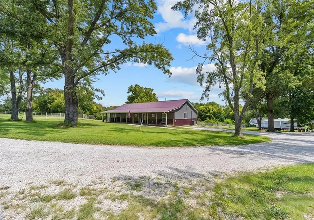 1st image of 395 Nw 1101 Rd, Centerview, MO 64019 | MLS# 2637007