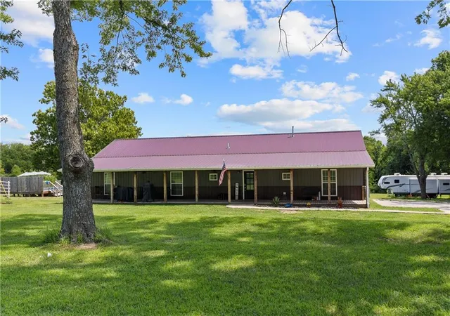 Photo 2 of Single family home for sale at 395 Nw 1101st Road, Centerview, MO 64019 | MLS# 2637007 | Listing updated on 2026-10-08