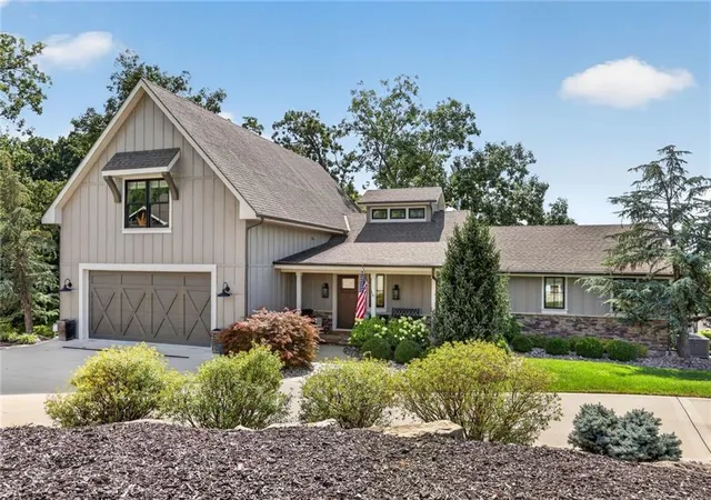 Photo 1 of Sale Pending at 7400 Nw Whipple Ln, Kansas City, MO 64152 | MLS# 2637008 | Listing updated on 2026-08-29