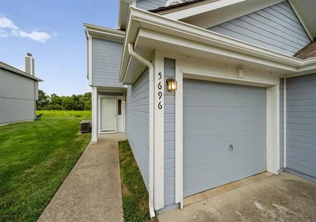 Photo 3 of Condo for sale at 5696 NW Plantation Ln #174A, Lee's Summit, MO 64064 | MLS# 2637010 | Listing updated on 2026-08-29