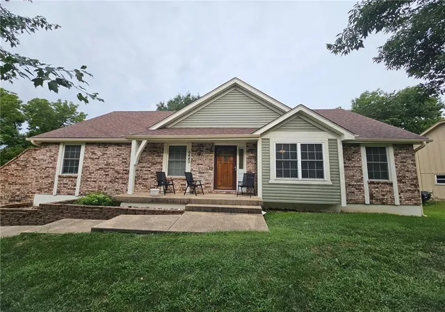 1st image of 6440 Greenwood St, Shawnee, KS 66216 | MLS# 2637012