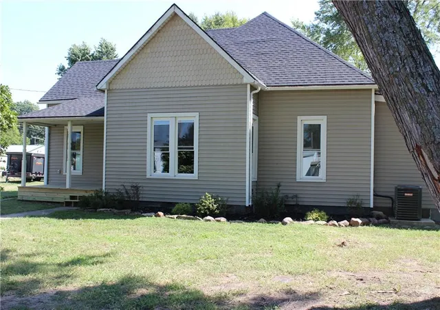 Photo 18 of Sale Pending at 409 Shivel Ave, Gower, MO 64454 | MLS# 2637013 | Listing updated on 2026-10-15