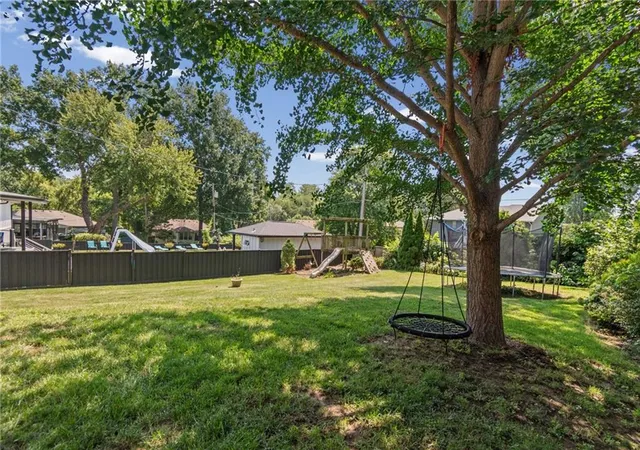 Photo 34 of Single family home for sale at 413 Pershing St, Liberty, MO 64068 | MLS# 2637015 | Listing updated on 2026-08-27