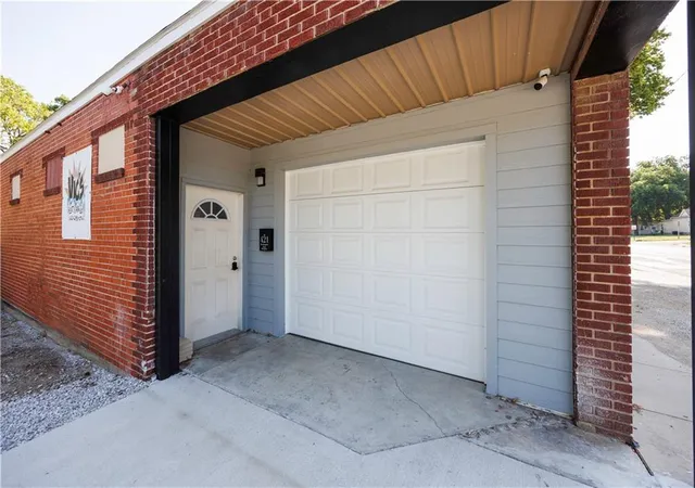 Photo 2 of Sale Pending at 421 Washington St, Fredonia, KS 66736 | MLS# 2637019 | Listing updated on 2026-08-31