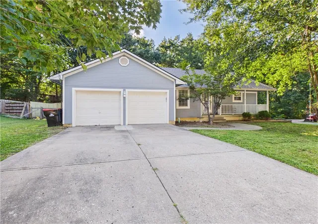 Photo 1 of Sale Pending at 1407 Woodlawn Dr, Warrensburg, MO 64093 | MLS# 2637030 | Listing updated on 2026-09-20