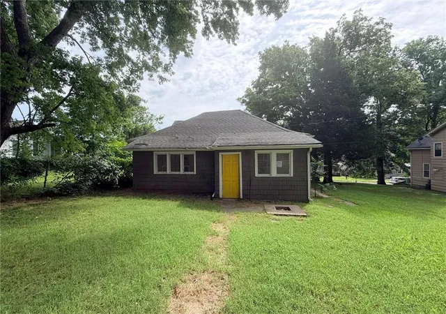 12th image of 1418 6th Ave, Leavenworth, KS 66048 | MLS# 2637034