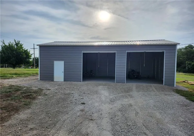 1st image of 26 Shady Ln, Linn Valley, KS 66040 | MLS# 2637036