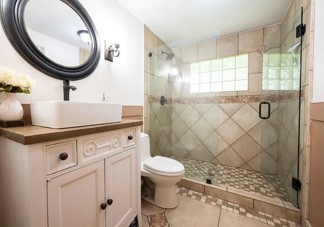 Photo 36 of Single family home for sale at 221 E 97th Street, Kansas City, MO 64114 | MLS# 2637037 | Listing updated on 2026-08-24