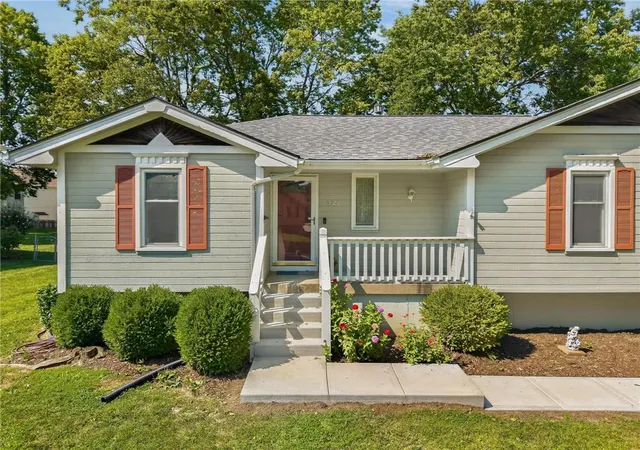 Photo 1 of Sale Pending at 320 Regency Park St, Kearney, MO 64060 | MLS# 2637038 | Listing updated on 2026-08-30