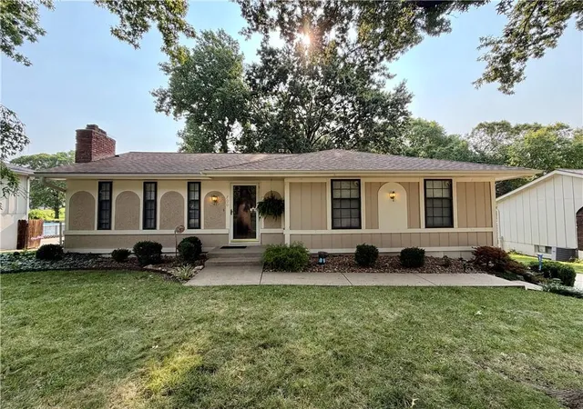 Photo 1 of Sale Pending at 700 Sw 24th Street, Blue Springs, MO 64015 | MLS# 2637041 | Listing updated on 2026-09-21
