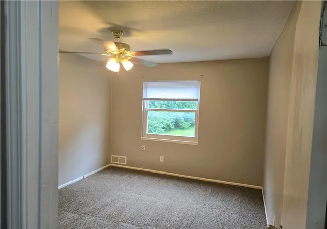 Photo 2 of Townhouse for sale at 11527 Richmond Ave, Kansas City, MO 64134 | MLS# 2637044 | Listing updated on 2026-09-01