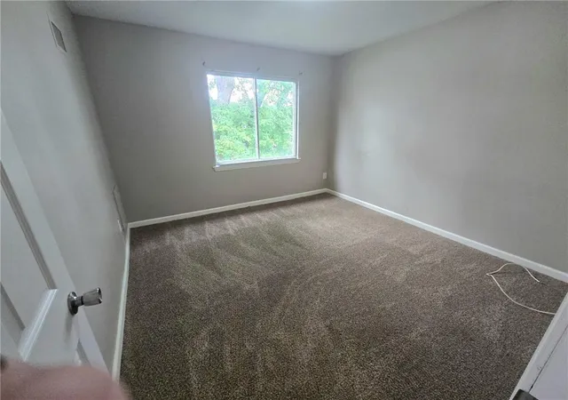 Photo 3 of Townhouse for sale at 11527 Richmond Ave, Kansas City, MO 64134 | MLS# 2637044 | Listing updated on 2026-09-01