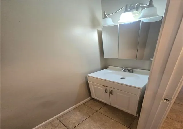 Photo 4 of Townhouse for sale at 11527 Richmond Ave, Kansas City, MO 64134 | MLS# 2637044 | Listing updated on 2026-09-01