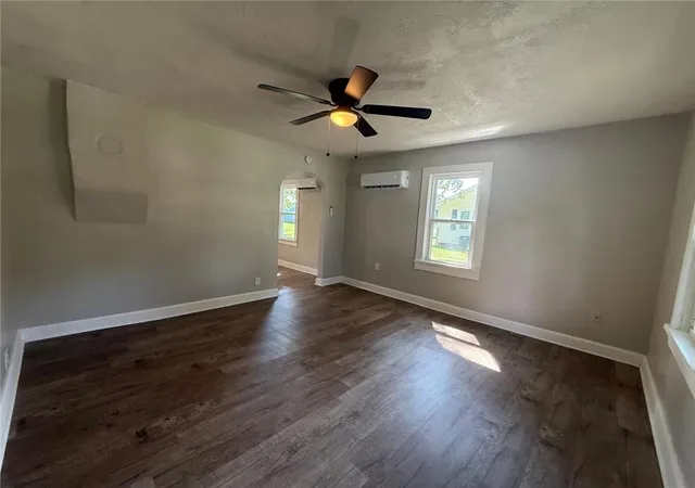 16th image of 502 E Locust St, Stockton, MO 65785 | MLS# 2637049