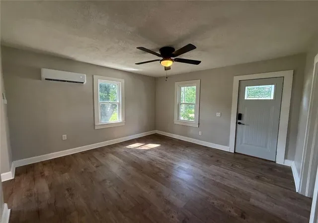 2nd image of 502 E Locust St, Stockton, MO 65785 | MLS# 2637049