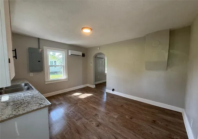5th image of 502 E Locust St, Stockton, MO 65785 | MLS# 2637049