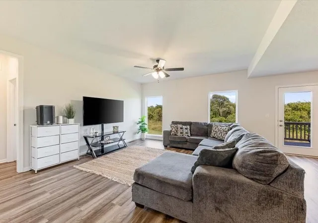 Photo 3 of Single family home for sale at 817 Shane Ct, Belton, MO 64012 | MLS# 2637061 | Listing updated on 2026-09-17