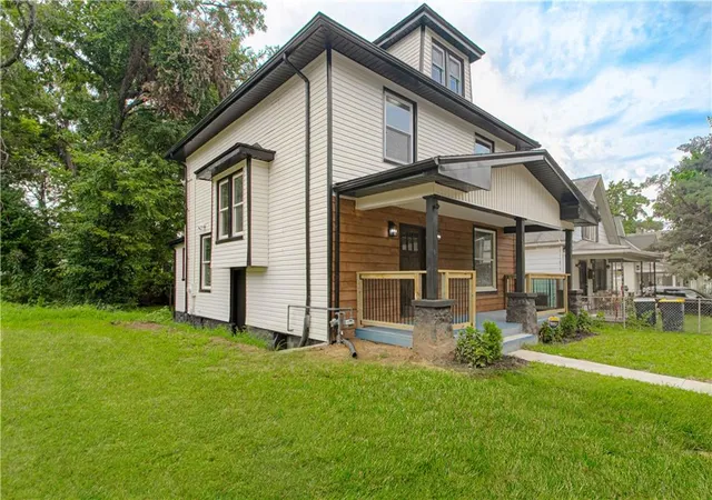 Photo 3 of Sale Pending at 2603 Myrtle Ave, Kansas City, MO 64127 | MLS# 2637063 | Listing updated on 2026-08-22