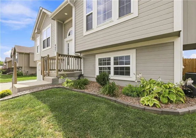 2nd image of 407 Ne 192nd Ter, Smithville, MO 64089 | MLS# 2637068