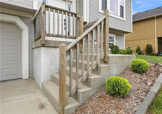 4th image of 407 Ne 192Nd Ter, Smithville, MO 64089 | MLS# 2637068