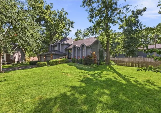 Photo 3 of Sale Pending at 10314 W 48th Street, Shawnee, KS 66203 | MLS# 2637070 | Listing updated on 2026-09-27