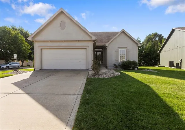 Photo 1 of Sale Pending at 8654 N Britt Ave, Kansas City, MO 64154 | MLS# 2637071 | Listing updated on 2026-09-21