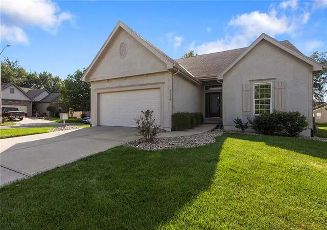 Photo 2 of Sale Pending at 8654 N Britt Ave, Kansas City, MO 64154 | MLS# 2637071 | Listing updated on 2026-09-21