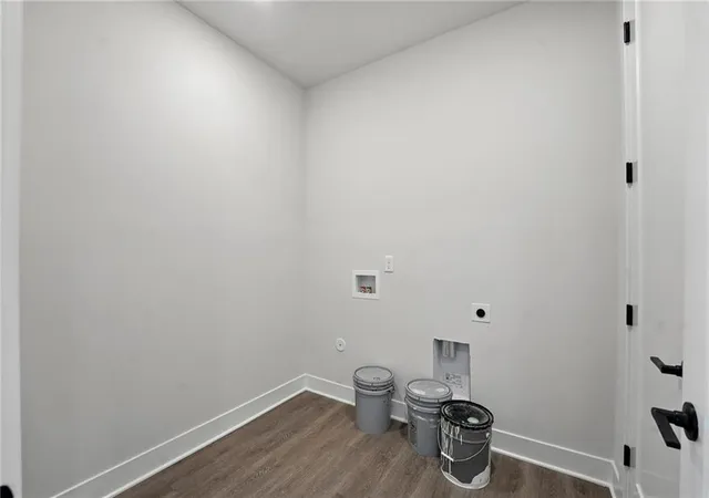 1st image of 19223 W 205th Ter, Spring Hill, KS 66083 | MLS# 2637072