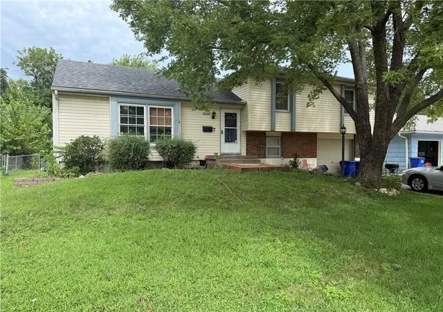 Photo 2 of Single family home for sale at 8200 E 133rd Terrace, Grandview, MO 64030 | MLS# 2637081 | Listing updated on 2026-09-29