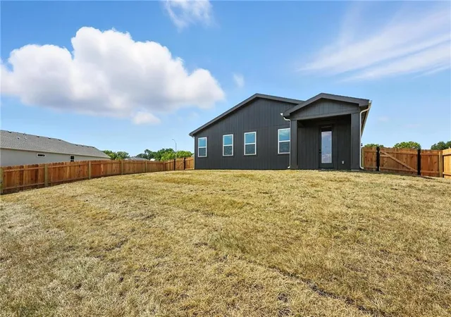 23rd image of 19304 W 205 Ter, Spring Hill, KS 66083 | MLS# 2637085