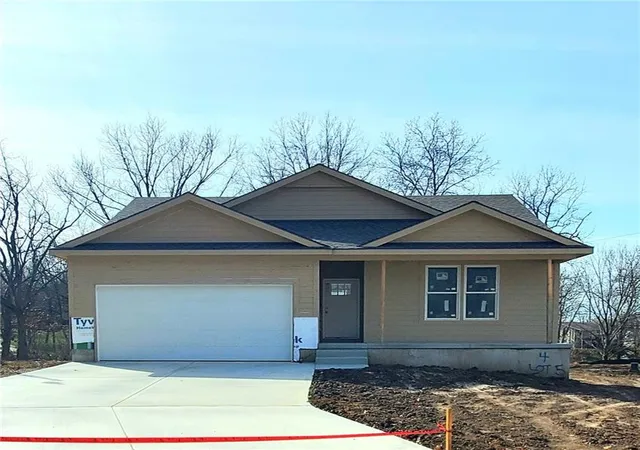 Photo 1 of Single family home for sale at 103 Highland Dr, Smithville, MO 64089 | MLS# 2637089 | Listing updated on 2026-08-17
