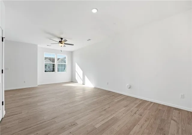 2nd image of 12415 S Acacia Dr, Lee's Summit, MO 64086 | MLS# 2637093