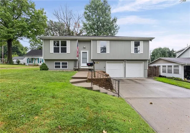 Photo 1 of Sale Pending at 5709 Outlook St, Mission, KS 66202 | MLS# 2637094 | Listing updated on 2026-09-02