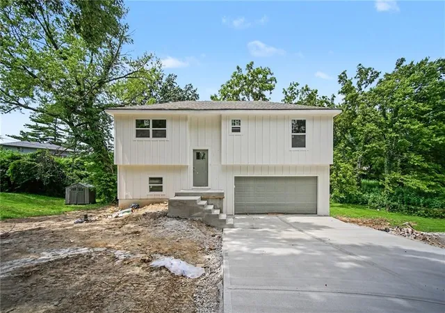 1st image of 3008 N 48Th Ter, Kansas City, KS 66104 | MLS# 2637102