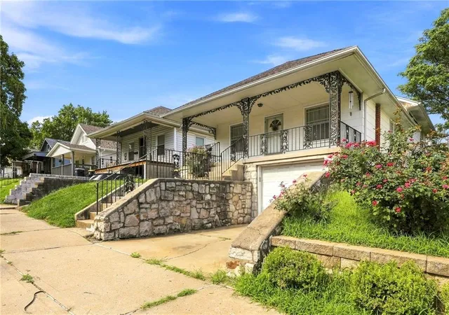 Photo 2 of Single family home for sale at 1222 Hardesty Ave, Kansas City, MO 64127 | MLS# 2637105 | Listing updated on 2026-09-05