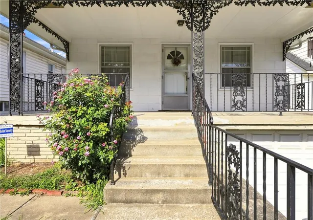 Photo 3 of Single family home for sale at 1222 Hardesty Ave, Kansas City, MO 64127 | MLS# 2637105 | Listing updated on 2026-10-08
