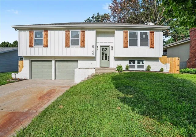 1st image of 5140 Garnett St, Shawnee, KS 66203 | MLS# 2637106