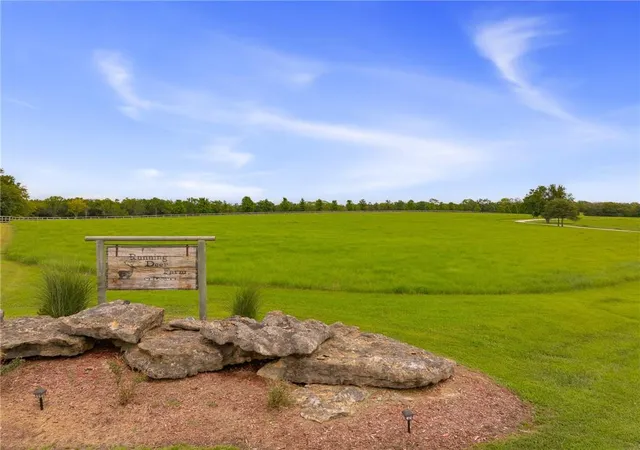 Photo 3 of Sale Pending at 32921 S Ridgeview Farm Rd, Drexel, MO 64742 | MLS# 2637111 | Listing updated on 2026-09-05