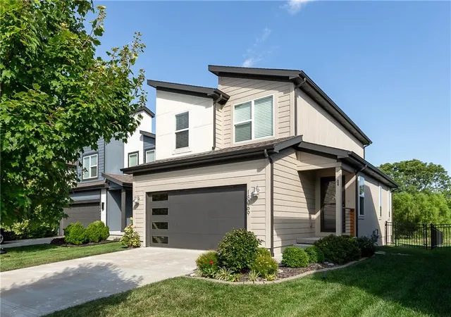 1st image of 18069 Hauser St, Bucyrus, KS 66013 | MLS# 2637114