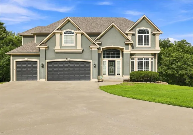 1st image of 5822 Ne Timber Hills Dr, Lees Summit, MO 64064 | MLS# 2637123
