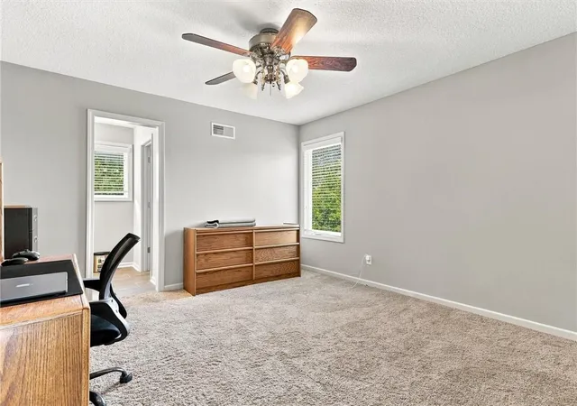 Photo 4 of Single family home for sale at 5822 NE Timber Hills Dr, Lees Summit, MO 64064 | MLS# 2637123 | Listing updated on 2026-09-25