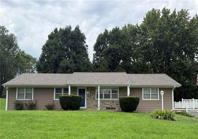 Photo 3 of Single family home for sale at 2307 Westminster Ln, Saint Joseph, MO 64503 | MLS# 2637134 | Listing updated on 2026-08-30