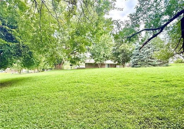 Photo 33 of Single family home for sale at 2307 Westminster Ln, Saint Joseph, MO 64503 | MLS# 2637134 | Listing updated on 2026-08-30