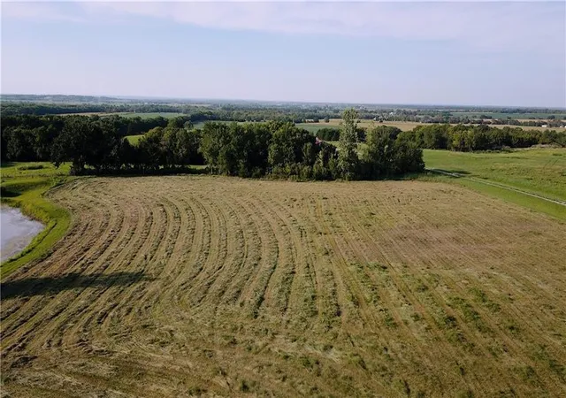 3rd image of N 700 Road, Eudora, KS 66025 | MLS# 2637135