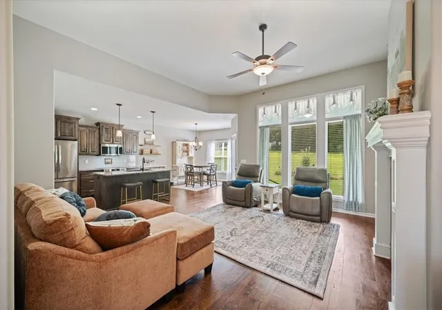 Photo 3 of House for sale at 2005 Crk View Ln, Raymore, MO 64083 | MLS# 2637137 | Listing updated on 2026-09-20