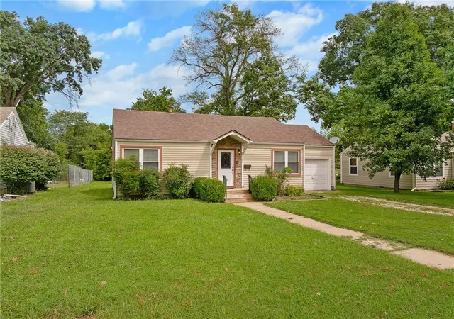 Photo 3 of Single family home for sale at 329 E 12th St, Ottawa, KS 66067 | MLS# 2637139 | Listing updated on 2026-09-04