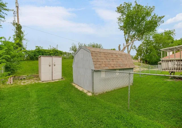 Photo 21 of Sale Pending at 449 Hithergreen Dr, Lansing, KS 66043 | MLS# 2637140 | Listing updated on 2026-10-01