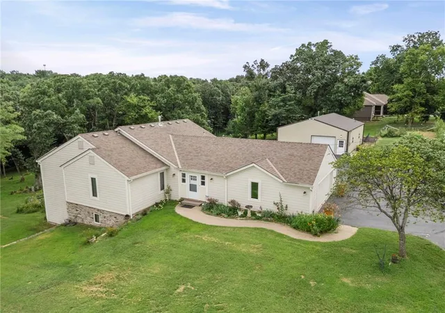 1st image of 32435 W 91St St, De Soto, KS 66018 | MLS# 2637146